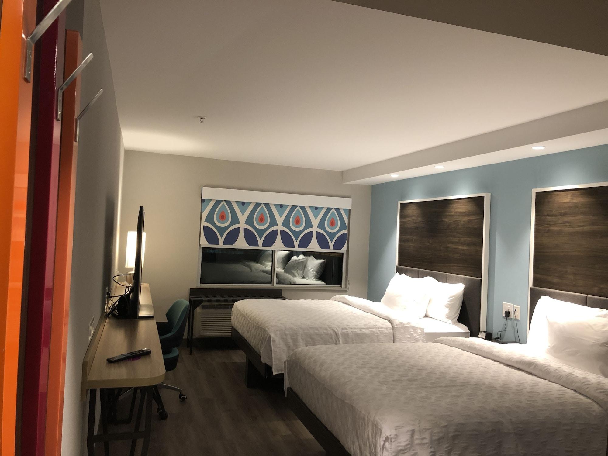 Tru By Hilton Edmonton Windermere Extérieur photo