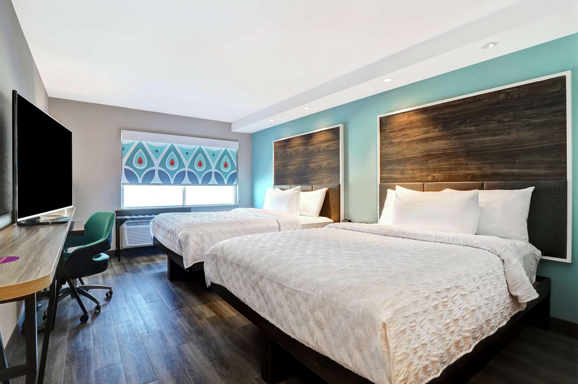 Tru By Hilton Edmonton Windermere Extérieur photo