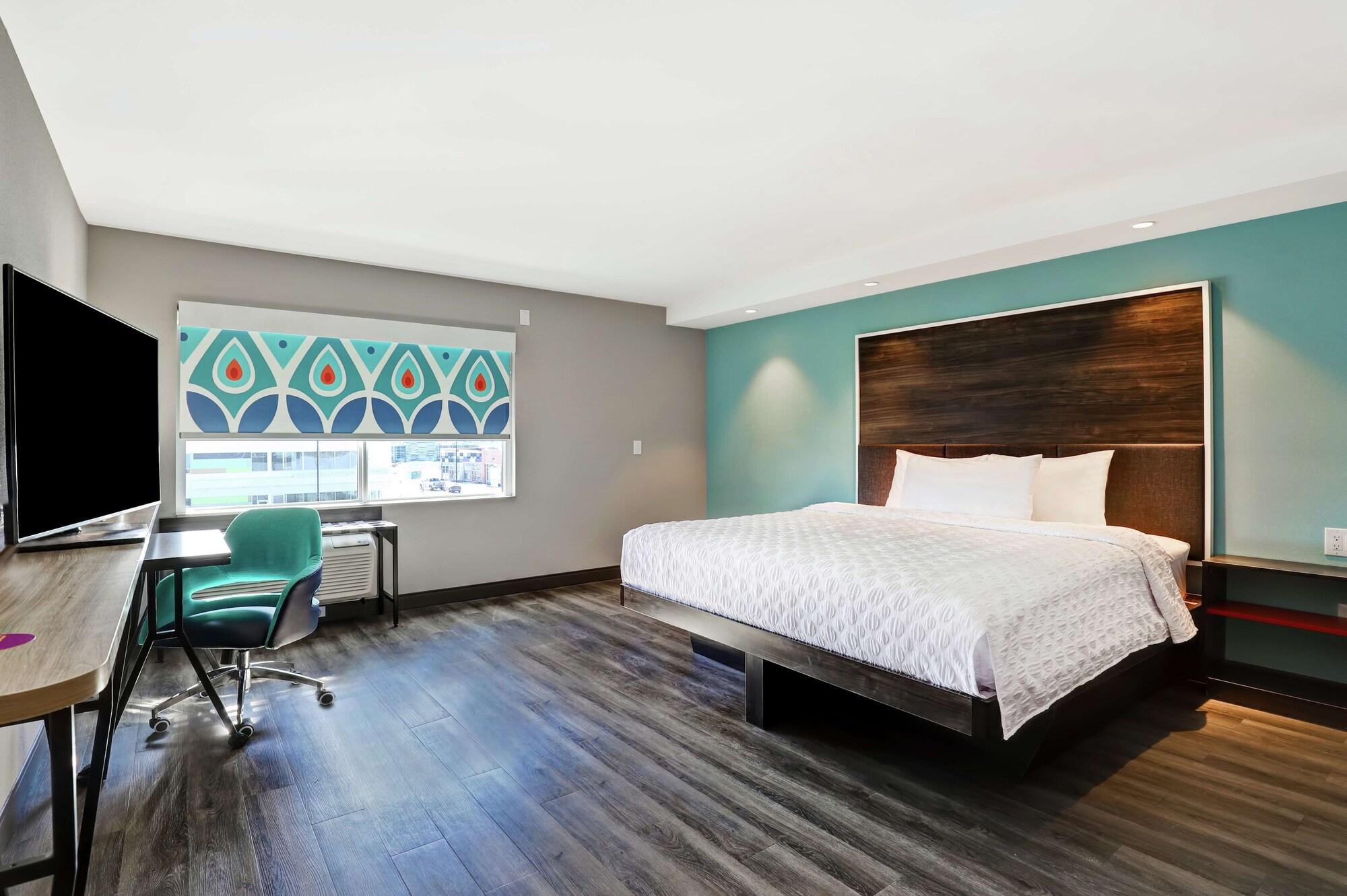 Tru By Hilton Edmonton Windermere Extérieur photo