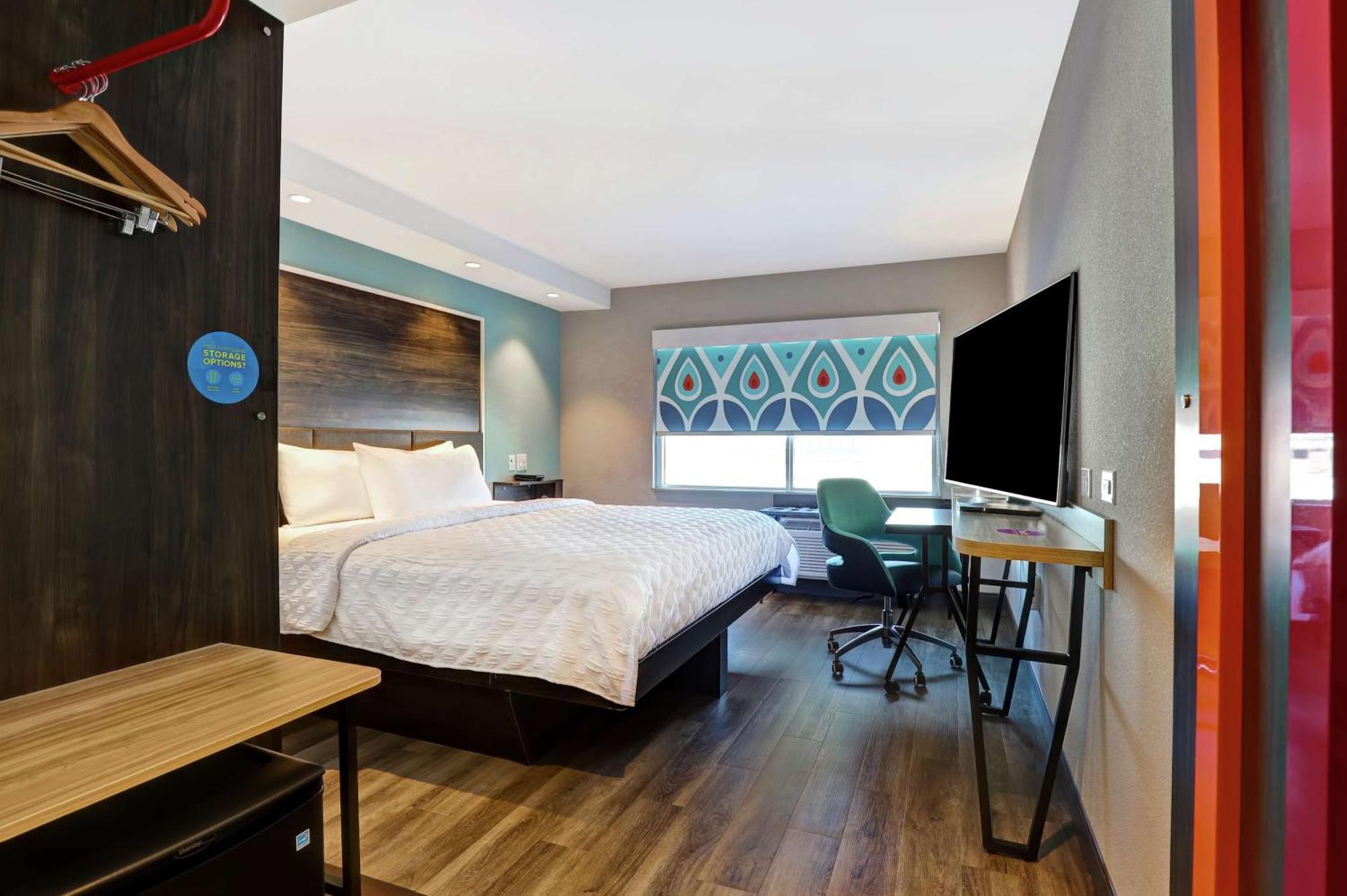 Tru By Hilton Edmonton Windermere Extérieur photo