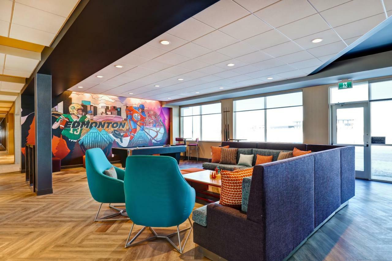 Tru By Hilton Edmonton Windermere Extérieur photo