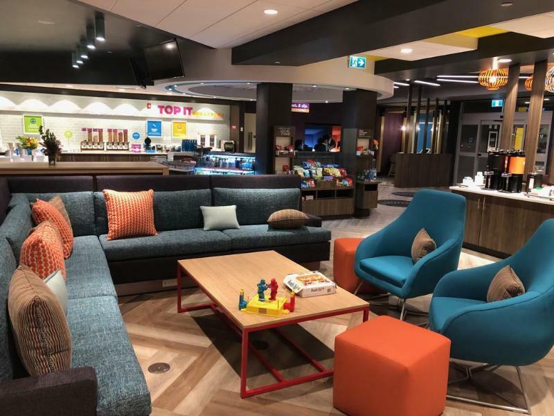 Tru By Hilton Edmonton Windermere Extérieur photo